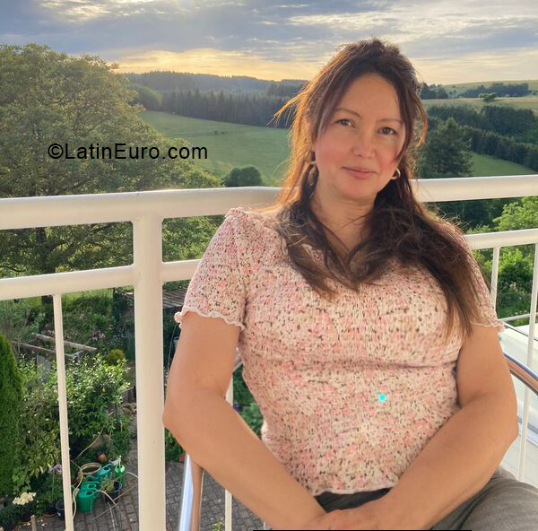 Date this happy Netherlands girl Ana from Helmond NL341