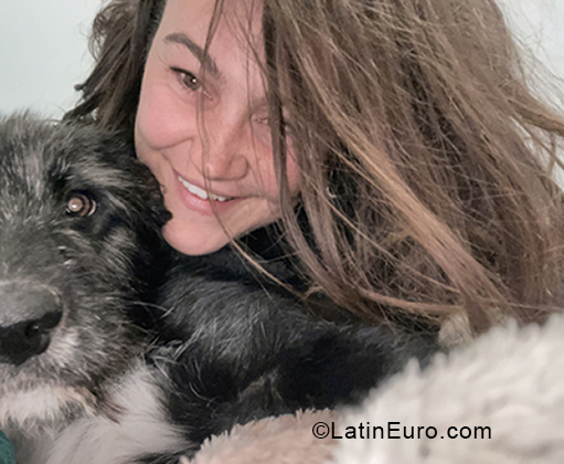 Date this stunning Romania girl Adina from Focsani RO85