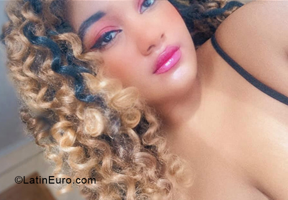 Date this beautiful Spain girl Galilea Walter from Valencia ES697