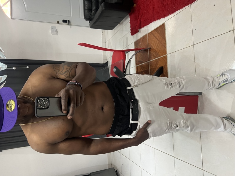 Date this hot Canada man Shawn from Montreal CA870