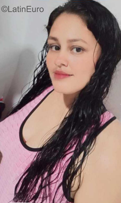 Date this georgeous Venezuela girl Lucia from Maracaibo VE4175