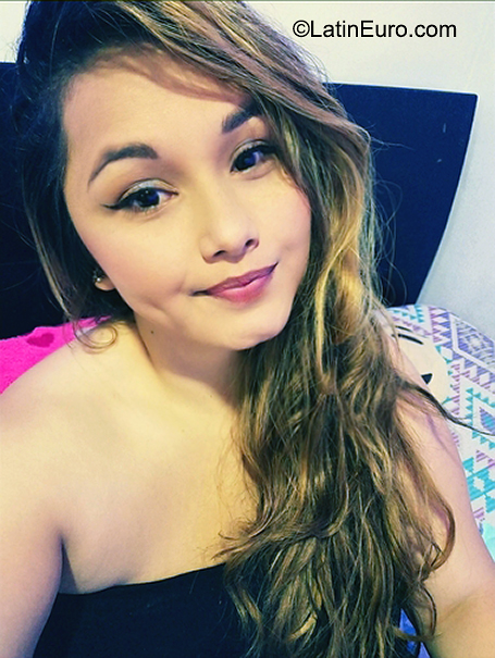 Date this beautiful Colombia girl Deli from Pitalito CO31550