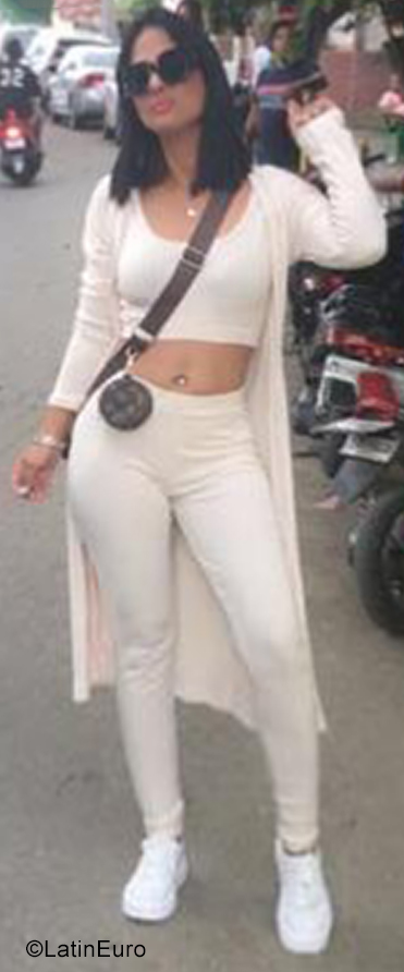 Date this happy Dominican Republic girl Yahaira from Santiago DO40780
