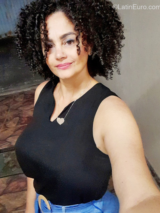Date this young Brazil girl Ticha from Goiania BR12264