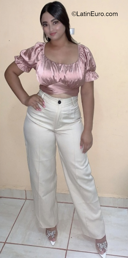 Date this gorgeous Dominican Republic girl Rosalba from Santo Domingo DO41208