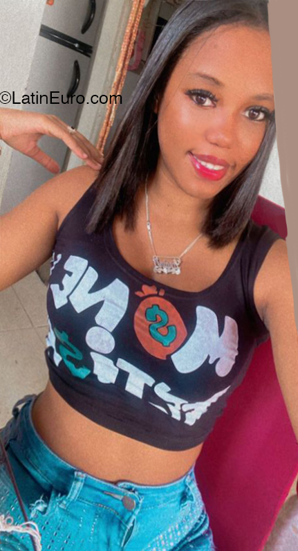 Date this lovely Dominican Republic girl Loraine from San Pedro De Macoris DO44654