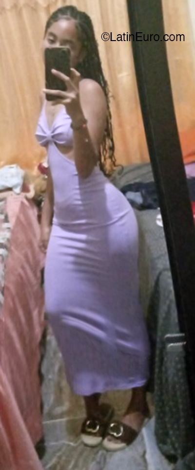 Date this beautiful Dominican Republic girl Yubeidy from Santo Domingo DO44730