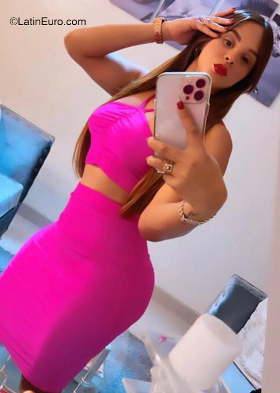 Date this hot Dominican Republic girl Yeimi from Santo Domingo DO45105