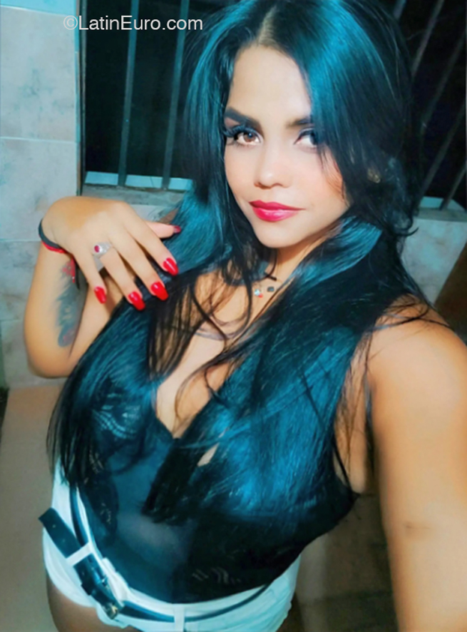Date this hard body Venezuela girl Emperatriz from Caracas VE4566