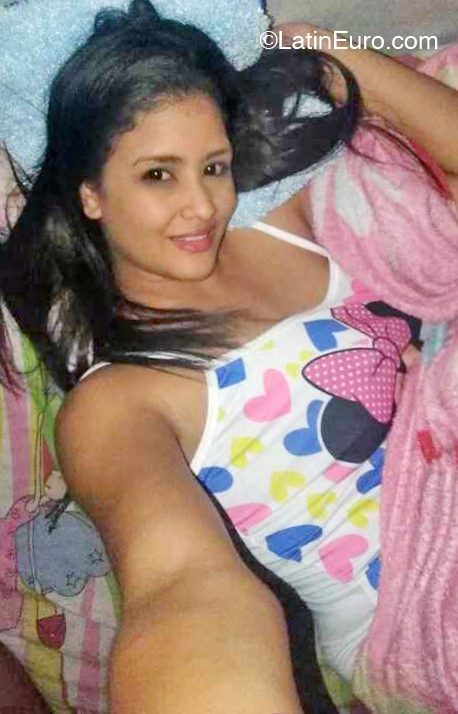 Date this charming Venezuela girl Kimberly from Caracas VE4593