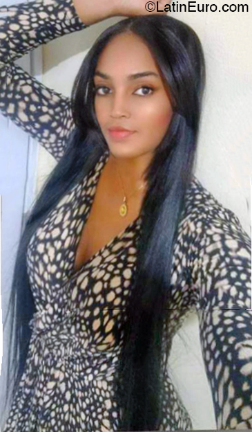 Date this hot Dominican Republic girl Nallely from Santo Domingo DO50802