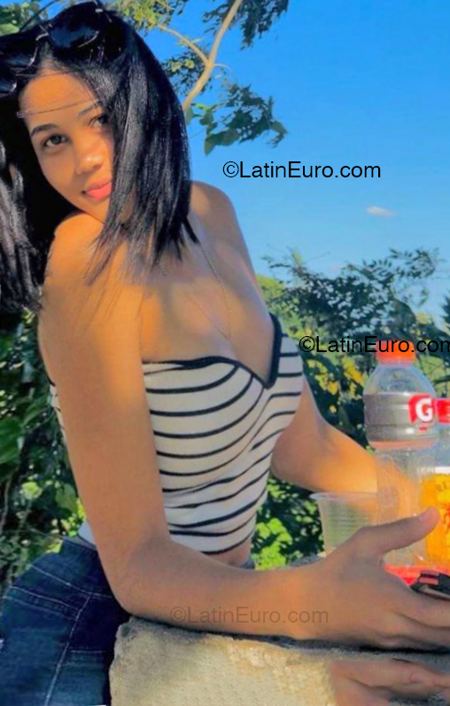 Date this sultry United States girl Mia from Santiago De Los Caballeros DO52016