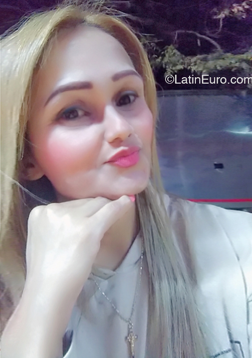 Date this voluptuous Colombia girl Kendall from Bogota CO33028