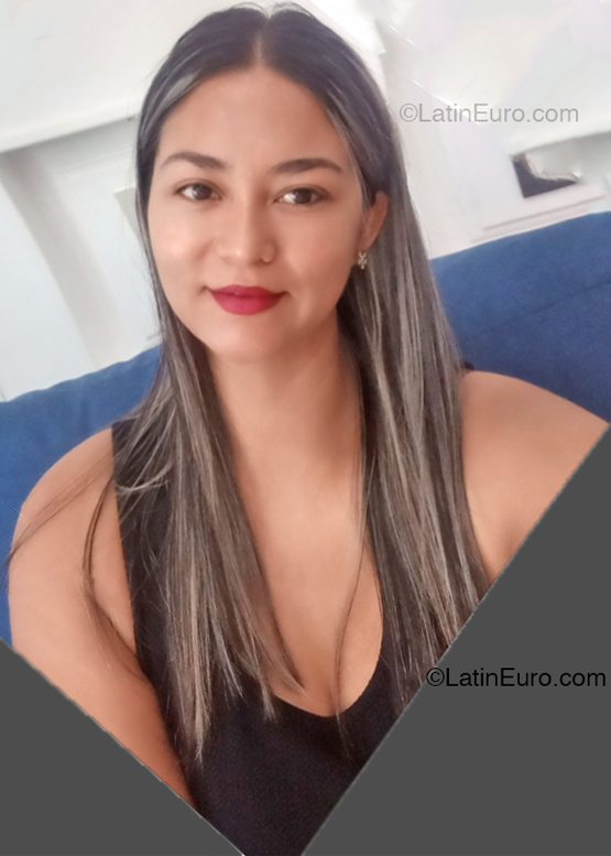 Date this funny Venezuela girl Mariannis from Guayana VE4987