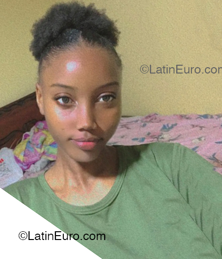 Date this cute Dominican Republic girl Yinia from La Romana DO53577