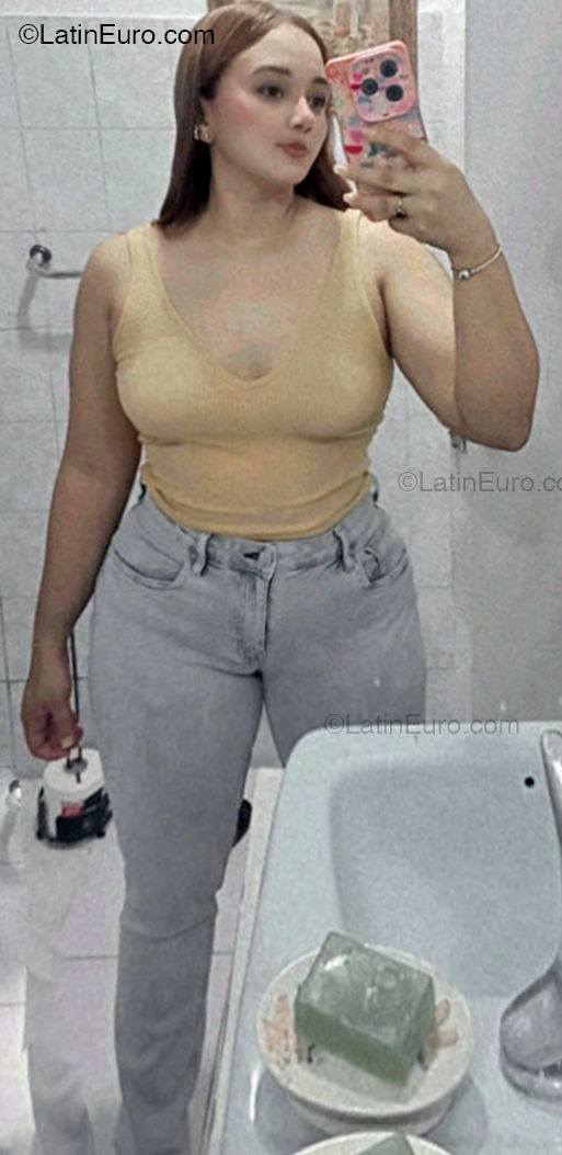 Date this sultry Dominican Republic girl Liz from Santo Domingo DO53957