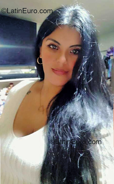 Date this nice looking Peru girl Kassy from Lima PE2118