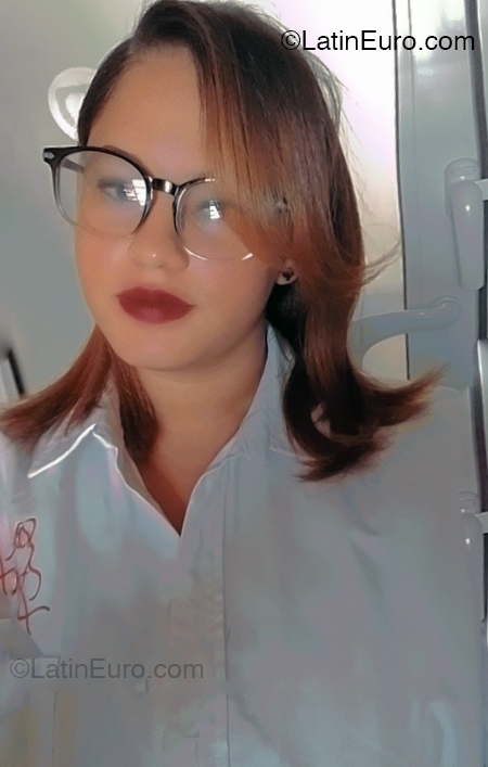 Date this foxy Dominican Republic girl Gabriela from Santiago DO54027