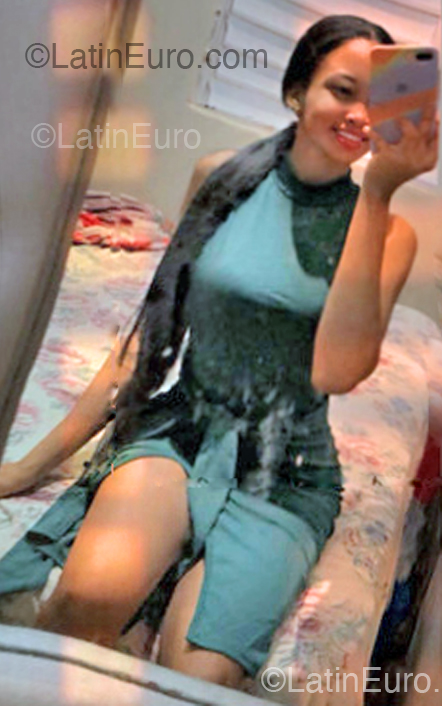 Date this sensual Dominican Republic girl Estefani from Gaspar Hernandez DO54103