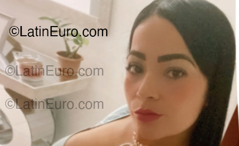 Date this tall Venezuela girl Angie from Caracas VE5204