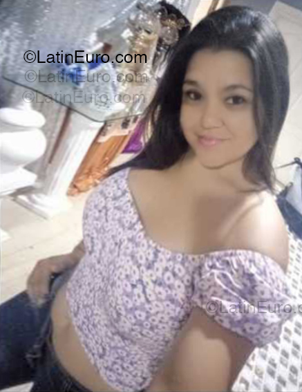 Date this lovely Venezuela girl Johana from Maracay VE5244