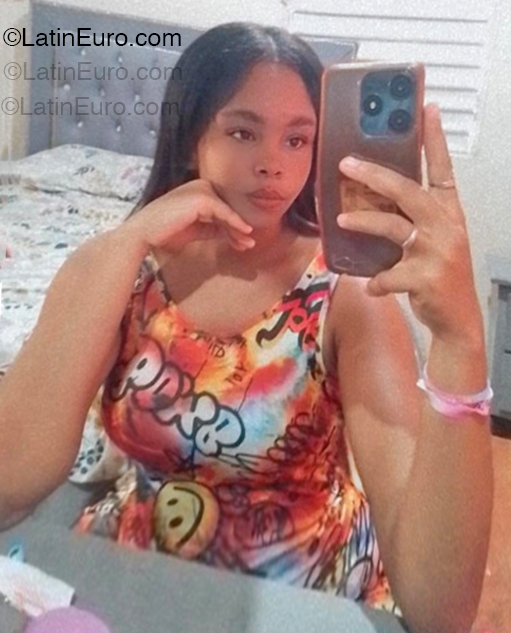 Date this beautiful Dominican Republic girl Alex from Santo Domingo DO54922