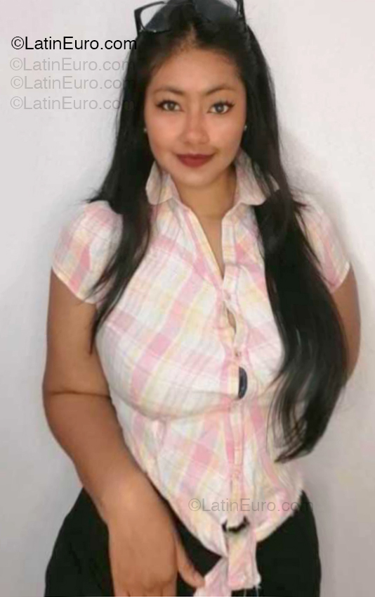 Date this cute Ecuador girl Jee Pam from Quito EC1106