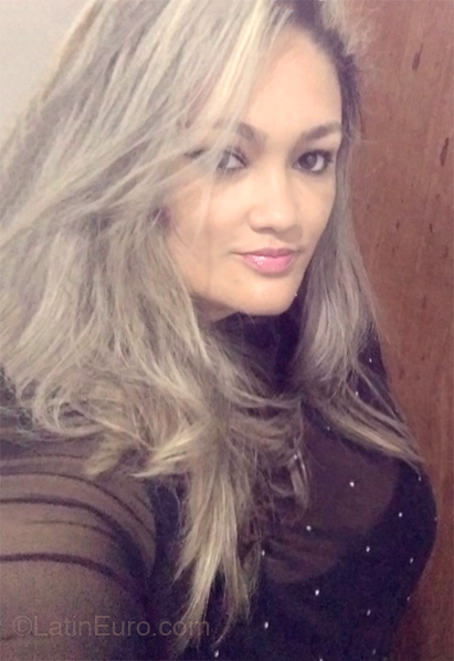 Date this nice looking Brazil girl Vane from Rio De Janeiro BR12353