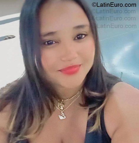 Date this sensual Dominican Republic girl Vanesa from Santo Domingo DO55042