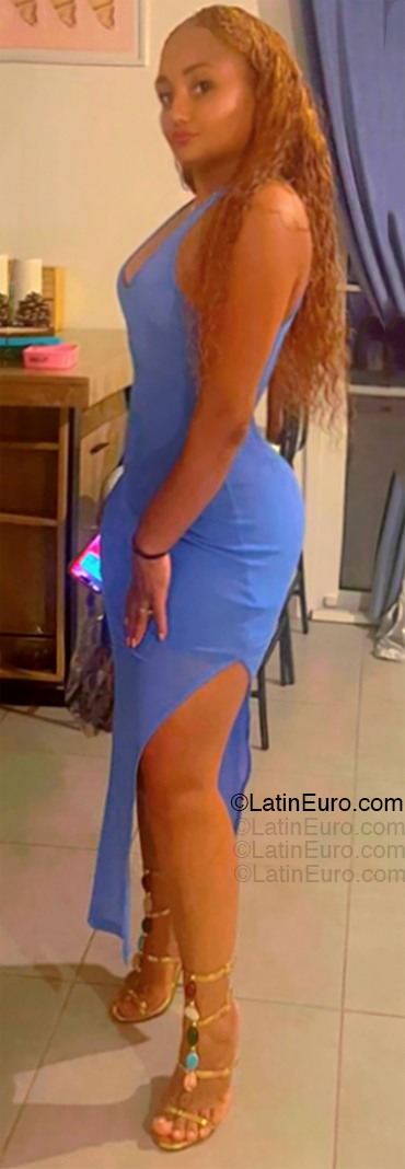 Date this hard body France girl Tittu from Toulouse FR386