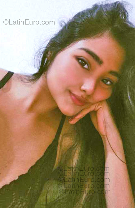 Date this delightful Colombia girl Mary from Cartagena CO33365