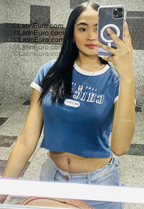 Date this gorgeous Peru girl Mariagni from Lima PE2148