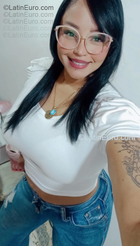 Date this happy Colombia girl Nohemi from Cucuta CO33433