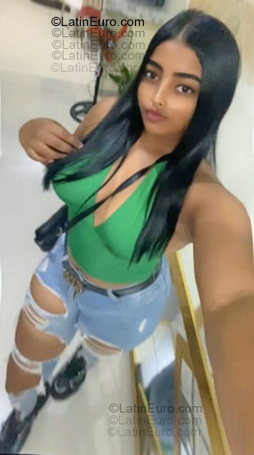 Date this athletic Dominican Republic girl Angie from La Romana DO55345