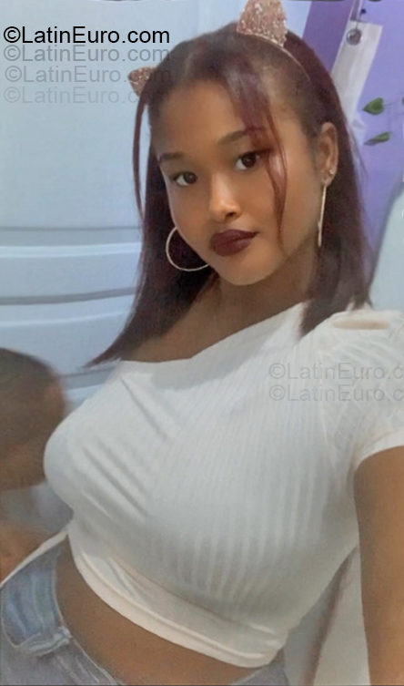 Date this cute Dominican Republic girl Langie from Santo Domingo DO55346