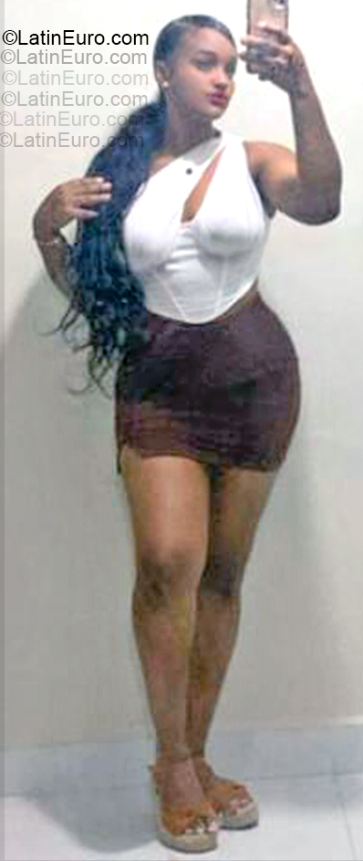Date this lovely Dominican Republic girl Ruberlina from Santo Domingo Este DO55369
