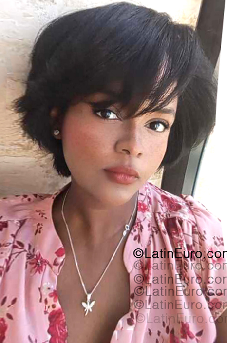 Date this beautiful Dominican Republic girl Rosmery from Santo Domingo DO55385