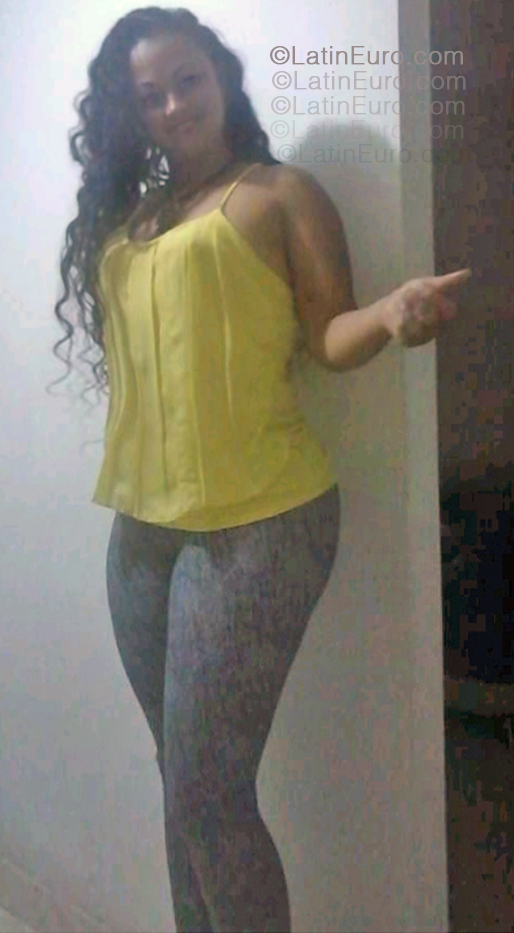 Date this exotic Colombia girl Patricia from Cali CO33470