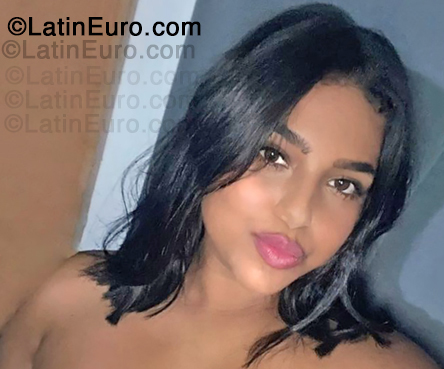 Date this funny Venezuela girl Gaby from Caracas VE5347