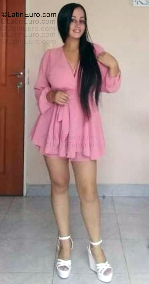 Date this tall Venezuela girl Alejandra.123 from Caracas VE5350