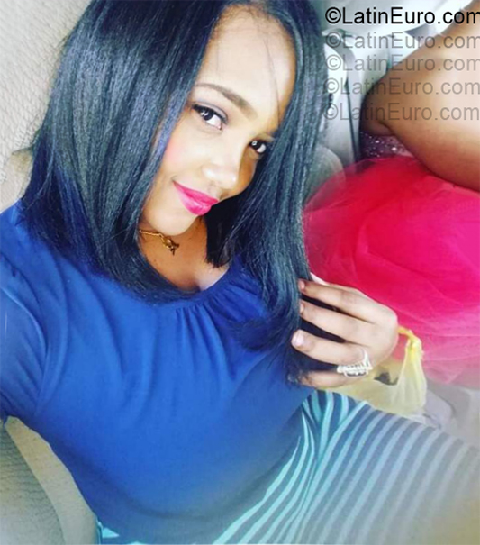 Date this georgeous Dominican Republic girl Shana from Santo Domingo DO55450