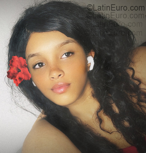 Date this attractive Dominican Republic girl Daneisy from Santo Domingo DO55461