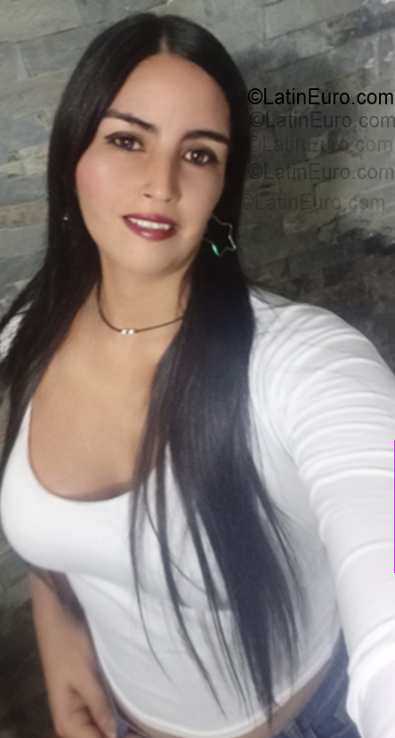 Date this foxy Venezuela girl Liliana from Caracas VE5365