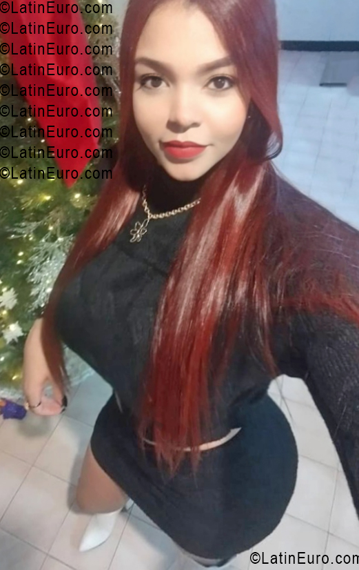 Date this good-looking Venezuela girl Karina from Caracas VE5390