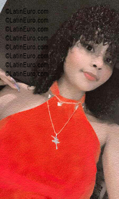 Date this stunning Dominican Republic girl Ays from Santo Domingo DO55642