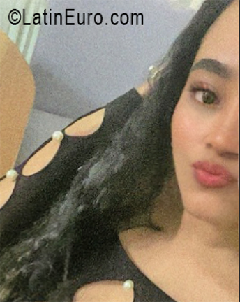 Date this attractive Dominican Republic girl Mari from Santo Domingo DO55676