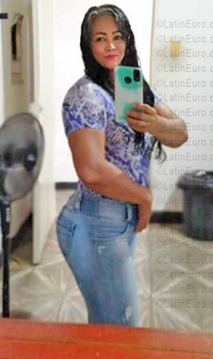 Date this funny Colombia girl Adriana from Cali CO33546