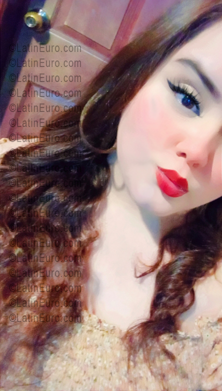 Date this voluptuous Honduras girl Isela from San Pedro Sula HN2994