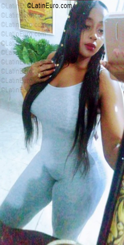 Date this stunning Dominican Republic girl La negra from Santo Domingo DO55885