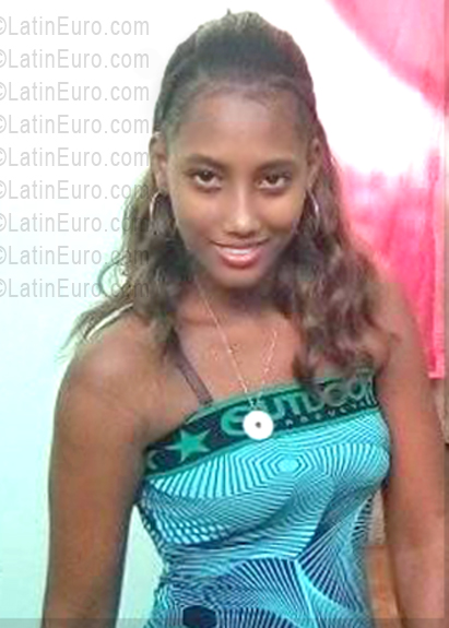 Date this exotic Italy girl Besaida from san pedro de macoris DO55889